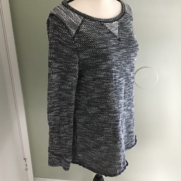 Calvin Klein Quick Dry Performance Sweatshirt - Picture 3 of 8